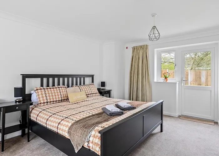 Number 6 - Lytton Tree Lodge, Reydon, Southwold