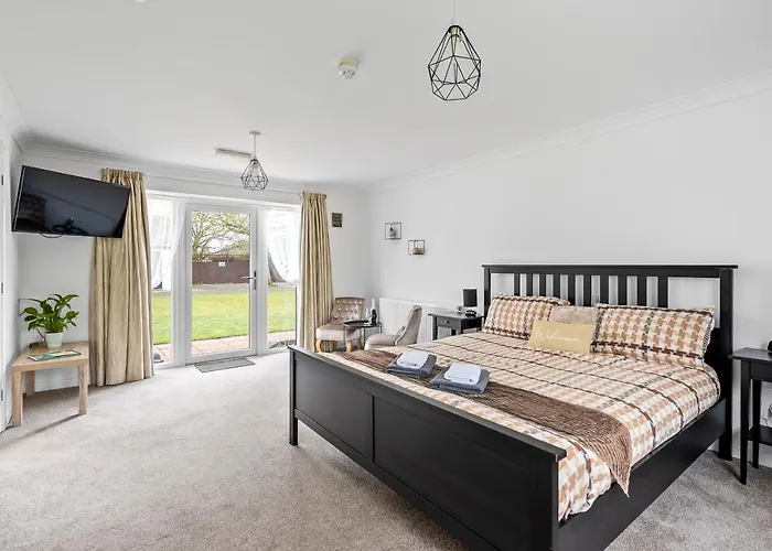 Number 6 - Lytton Tree Lodge, Reydon, Southwold