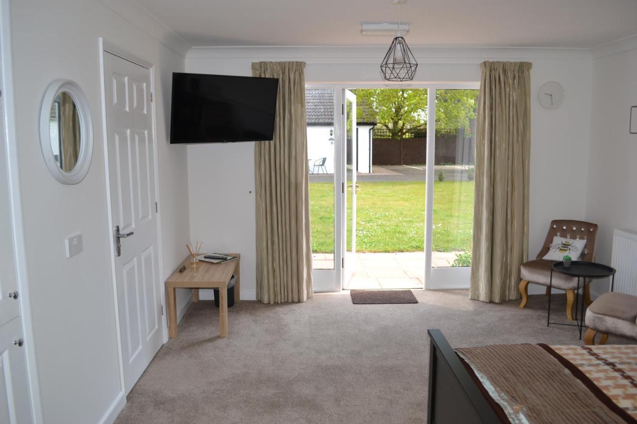 Number 6 - Lytton Tree Lodge, Reydon, Southwold Apartment *